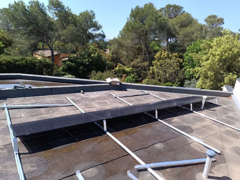 1er chantier sur le toit d'une maison située sur Mondragon